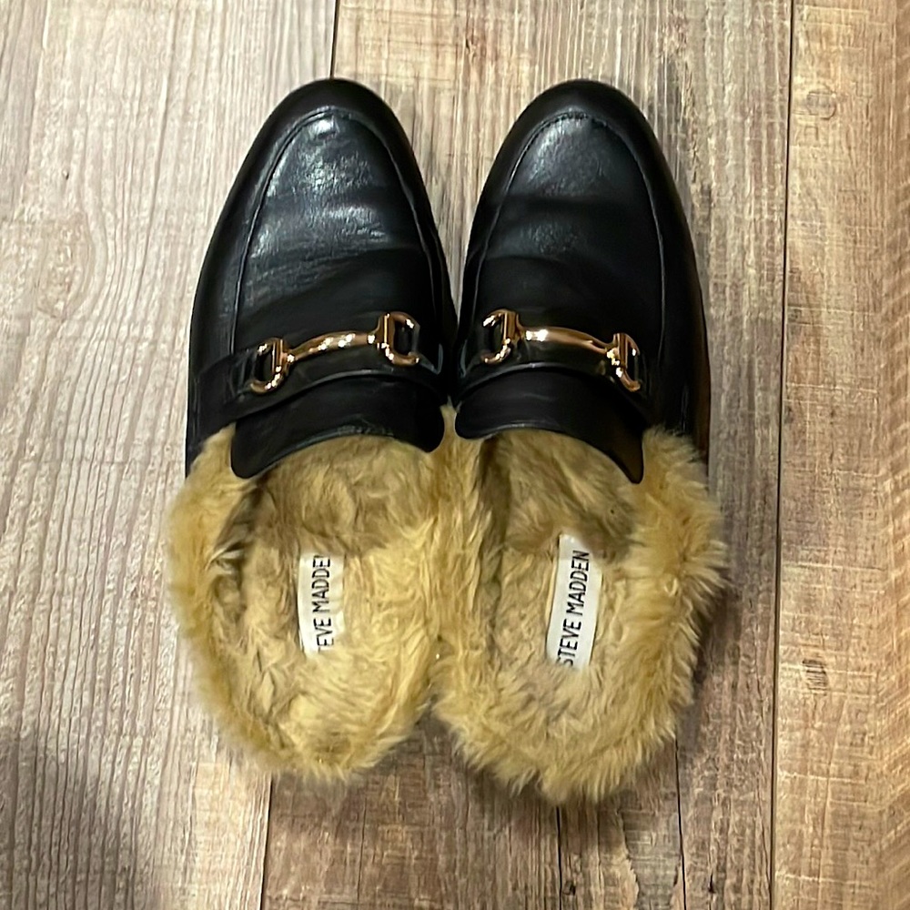 Steve Madden Black Leather Size 8 Faux Fur Slippers